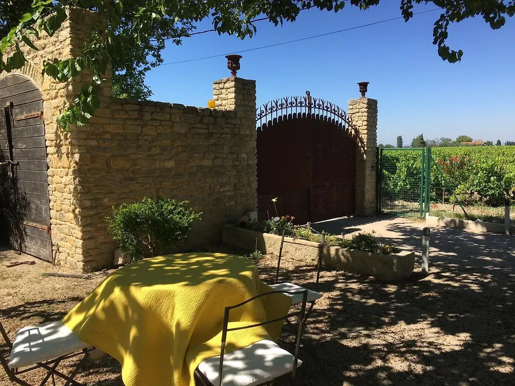 Le Mas Des Armouriers Violes Bed & Breakfast
