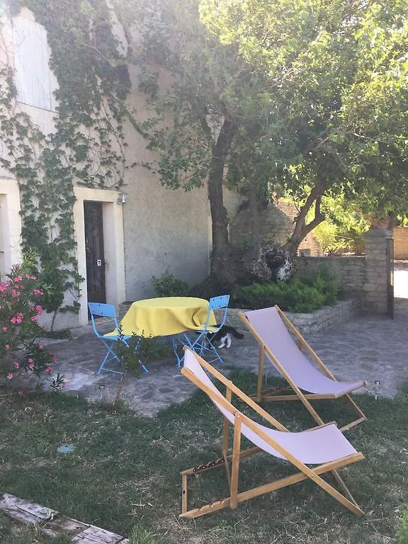 Bed & Breakfast Le Mas Des Armouriers Violes