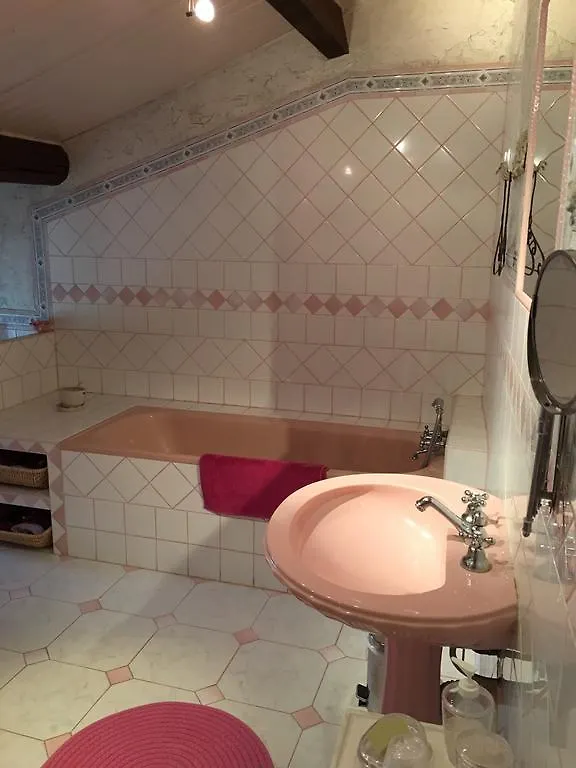 Bed & Breakfast Le Mas Des Armouriers Violes France
