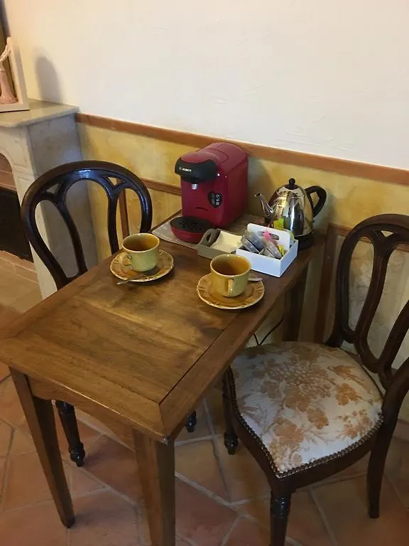 Le Mas Des Armouriers Violes Bed & Breakfast